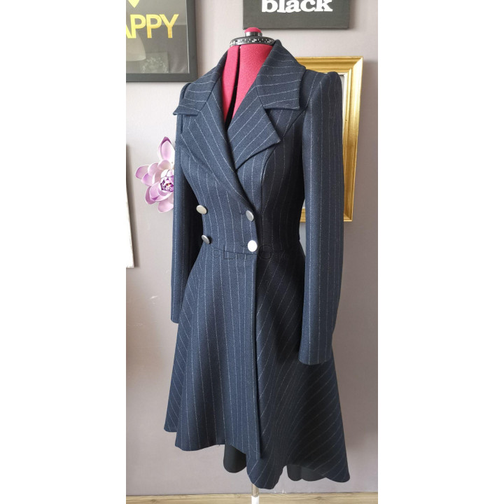 Front detail of the Lavinia 2 coat showing wide lapels and double overlap