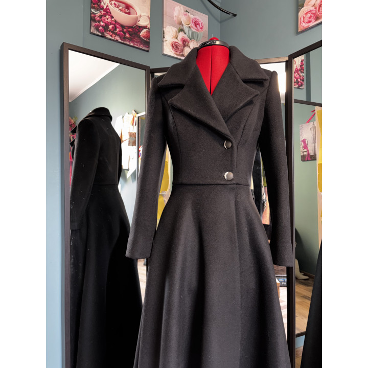 Palton Ofelia Lung, stock