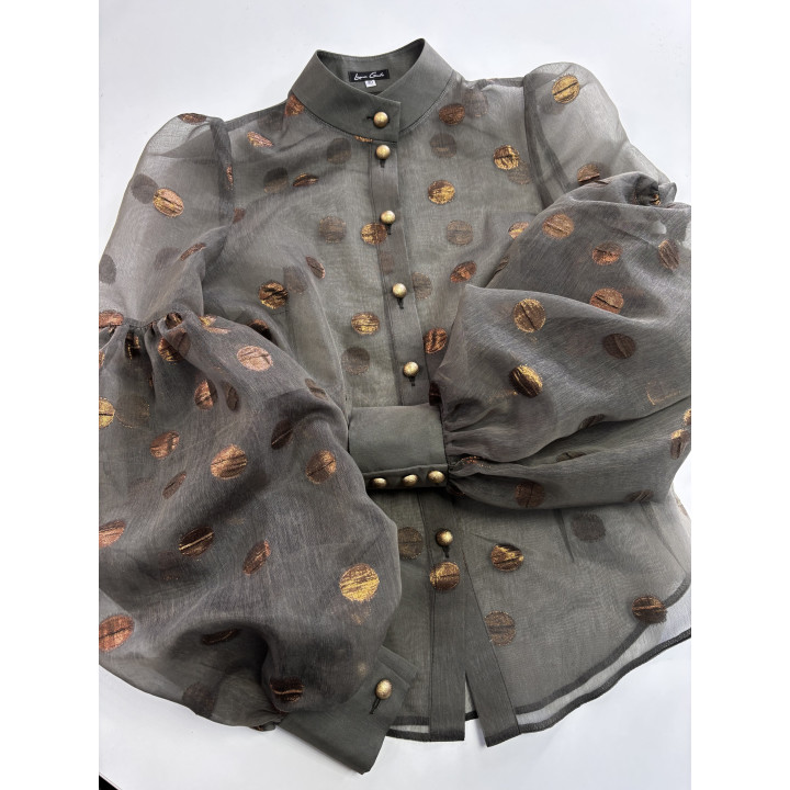 Cămașa Luana 2 din organza, cu închidere frontală și mâneci ample cu motiv circular metalizat