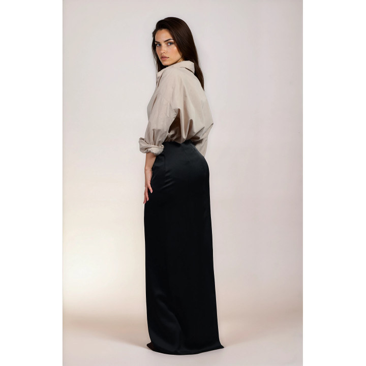 Side view of the Laura Galic straight maxi skirt