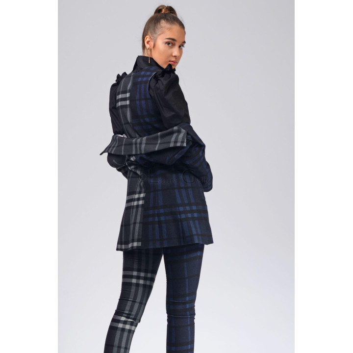  Pantaloni stramti, stofa , stoc masura 34-36