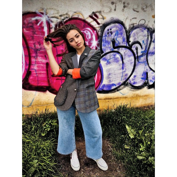 Sacou Ramona oversized din stofe de lână patchwork, cu buzunare aplicate și manșete portocalii