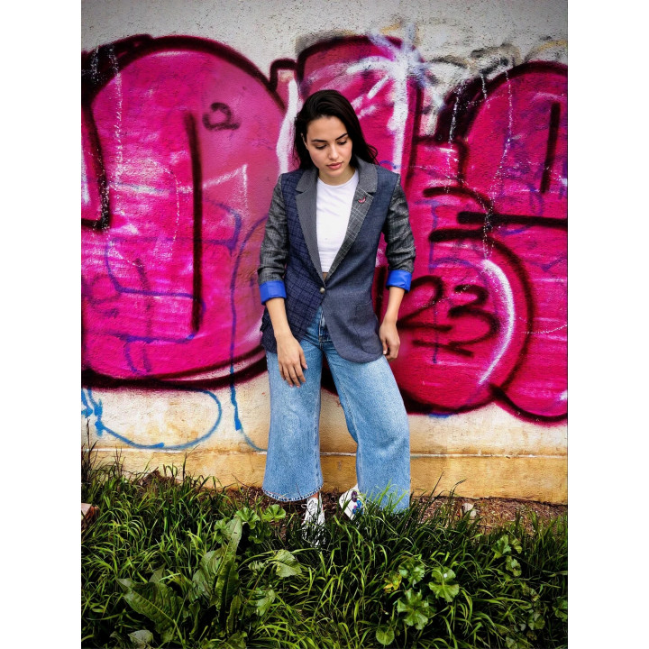 Ramona oversized jacket with turned-back cuffs and a bright blue accent